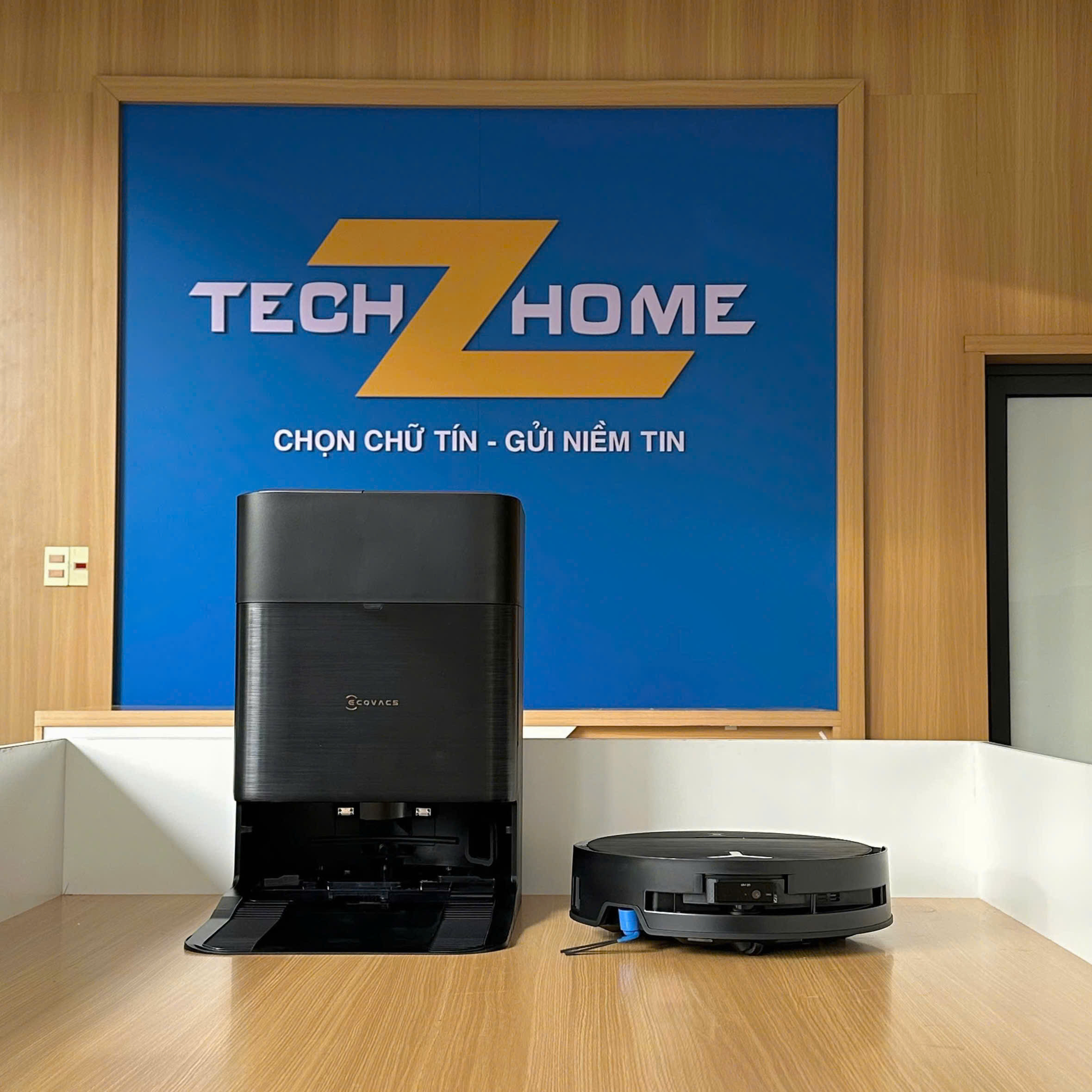 So sánh nhanh robot hút bụi con lăn Ecovacs X8 và X9 Pro Omni mới ra mắt