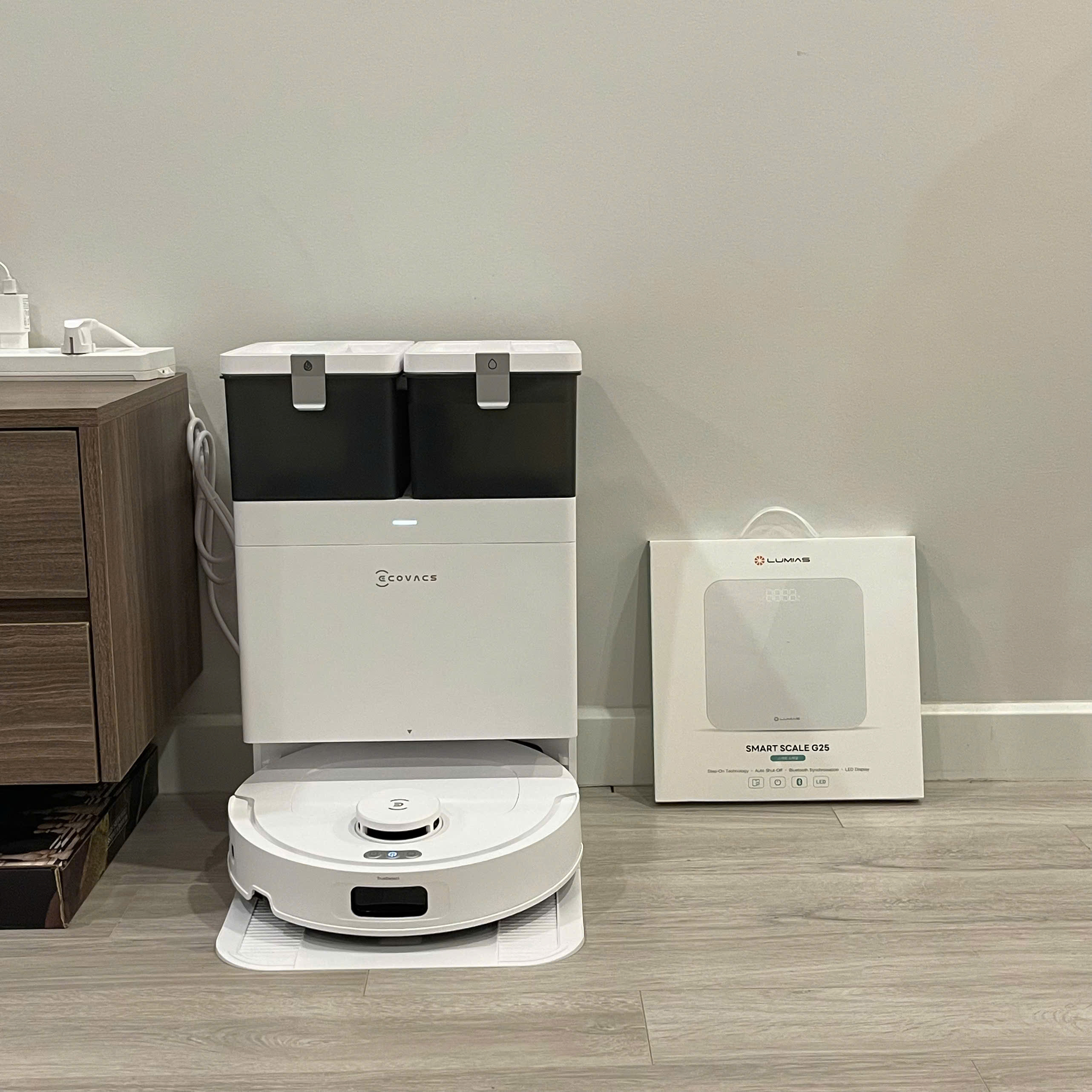 Mua Ecovacs T30C tặng cân điện tử Lumias Scale G25